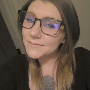 Meet your Posher, Brittney lee